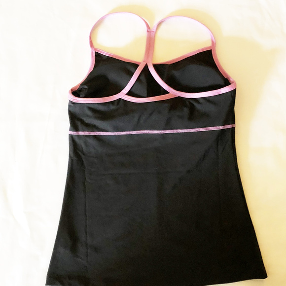 Tank performance womens size M med support Reebok 88% polyester 12% spandex - Picture 3 of 3